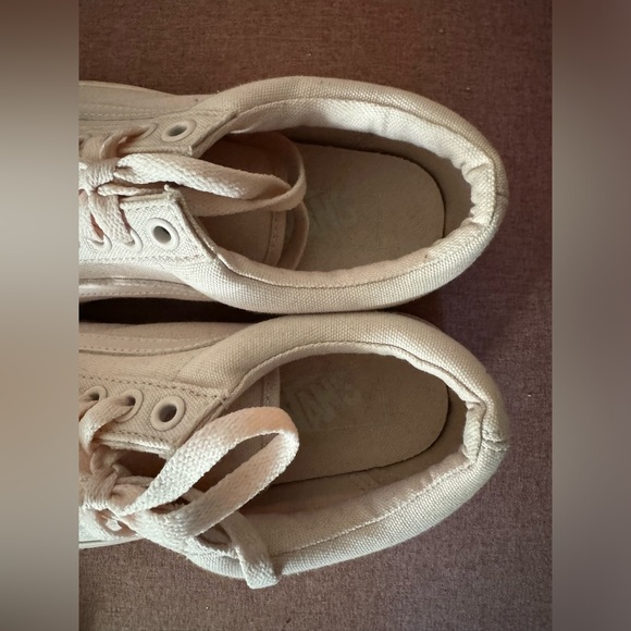 Classic Pink Van - Picture 7 of 7